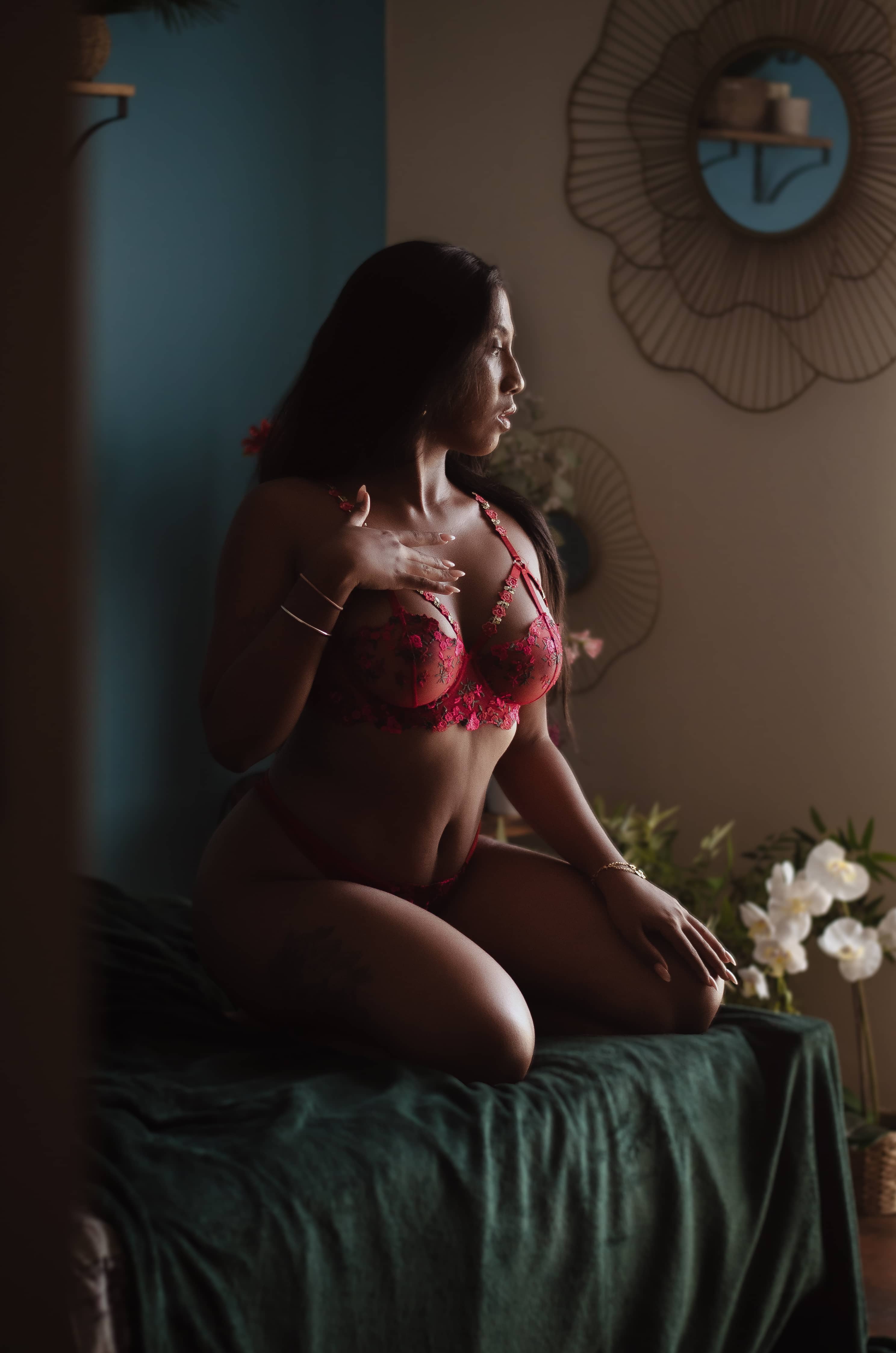 Boudoir lingerie rouge studio