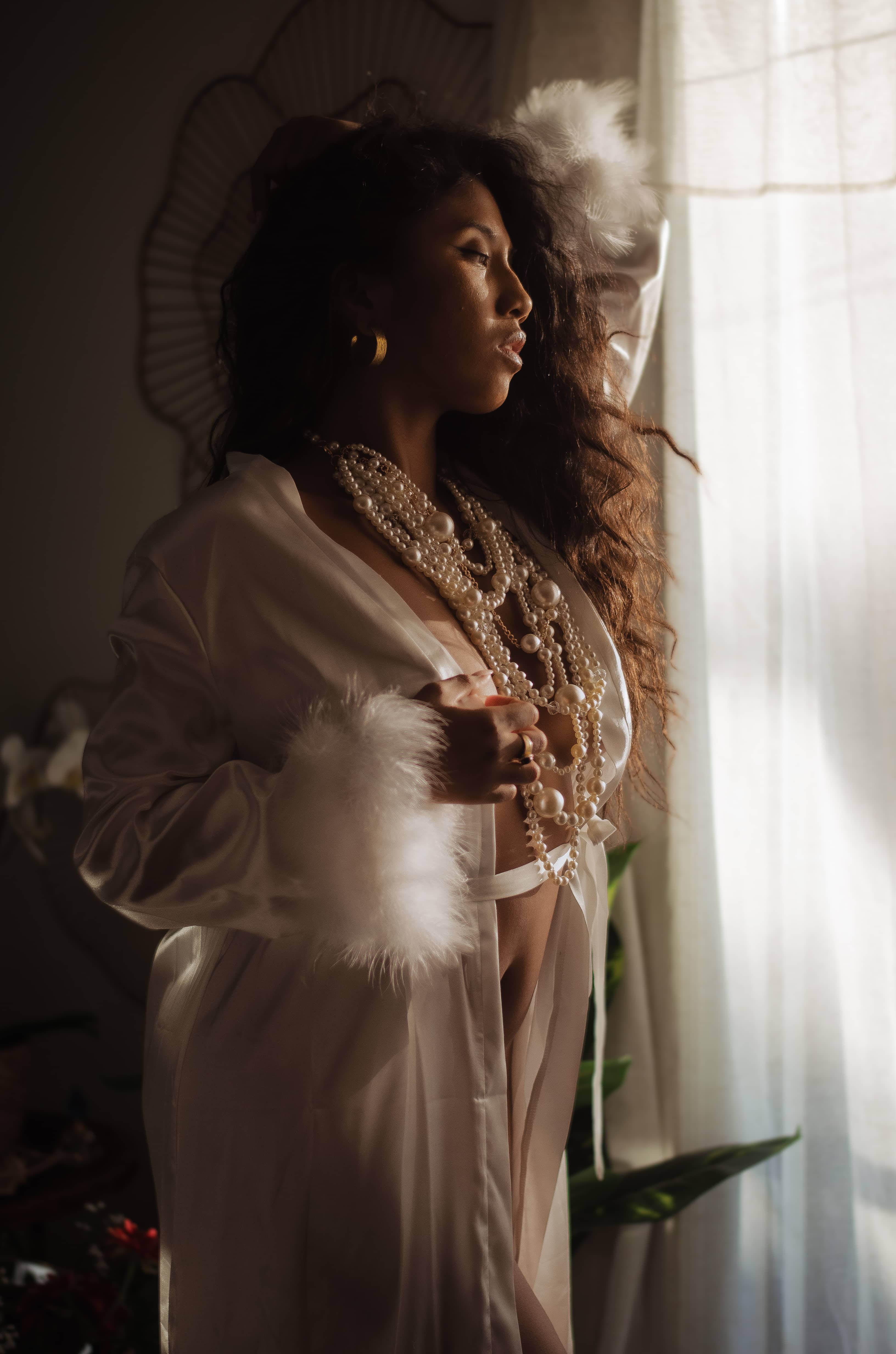 Boudoir dos lingerie noire